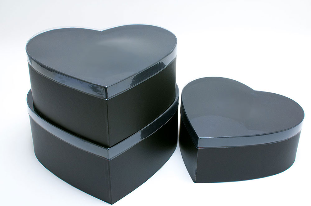 W6631plain-1 Black Heart Shape Flower boxes