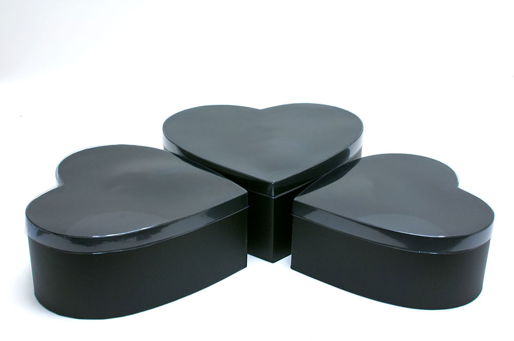 W6631plain-3 Black Heart Shape Flower boxes