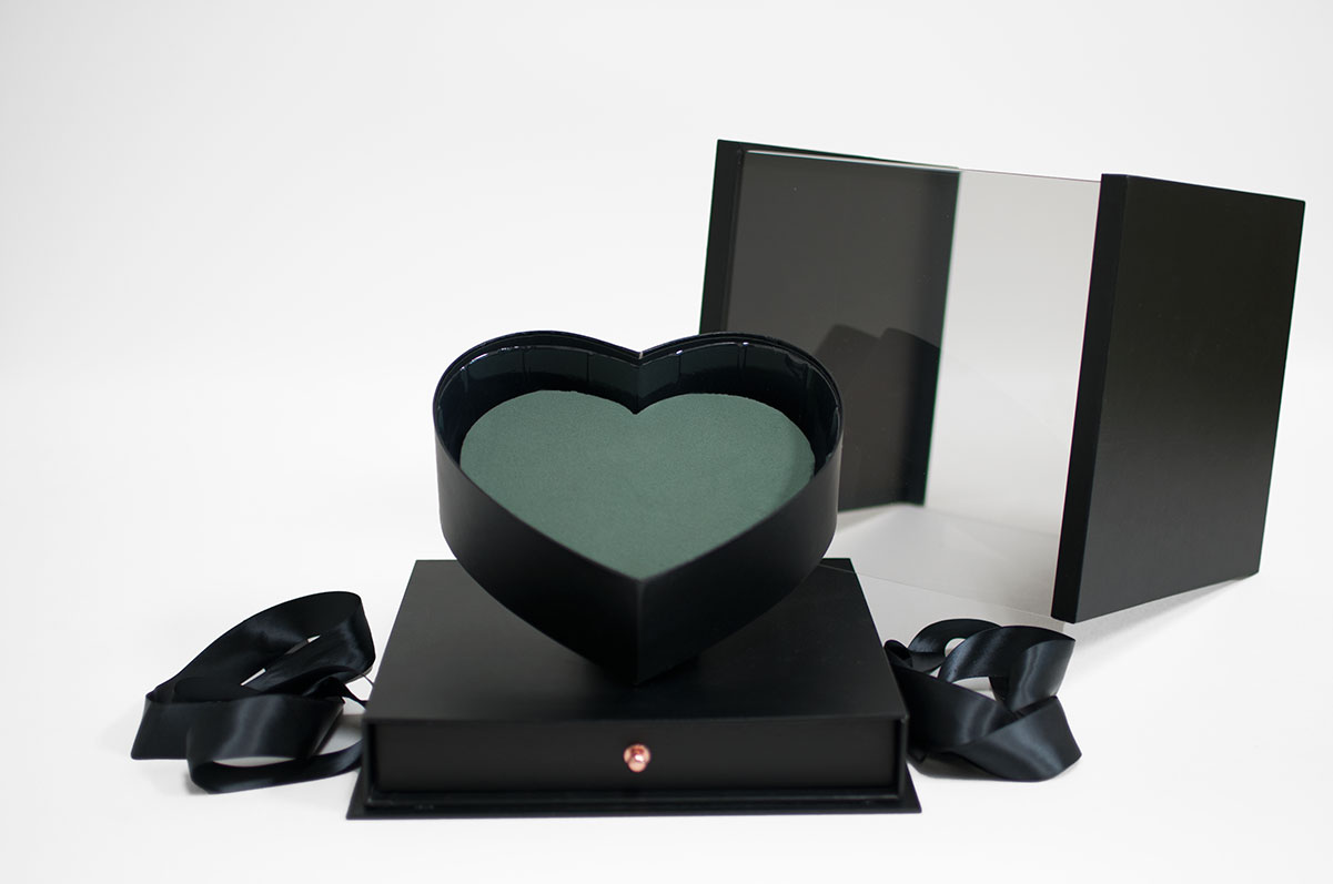 1119Ablk-web3 Black Acrylic Square Flower Box Tilted Heart Center And Drawer