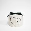 w6823-web White Round Flower Box