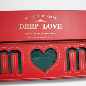 red-rectangular-love-mom-flower-box-with-liners-and-foams