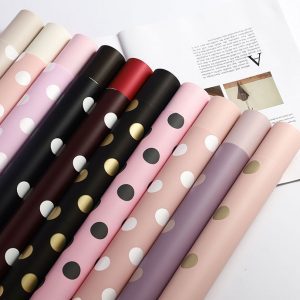 plastic-polka-dot-flower-wraps