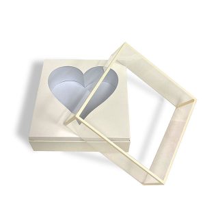 w3021-white-acrylic-clear-square-box-with-heart-in-the-middle